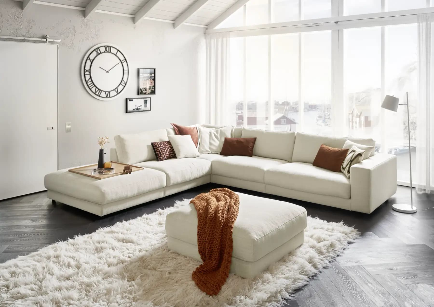 Wohnzimmer mit modernen Einrichtungsdetails